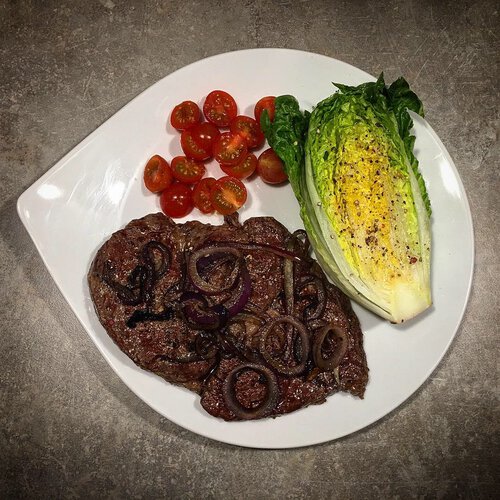 Rezept: Rindersteak mit schnellem Salat