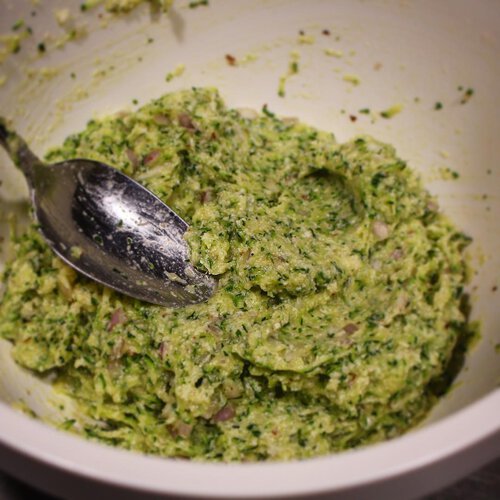 Abnehmtipps - Rezept für gesunde Reibekuchen-Alternative aus Zucchini