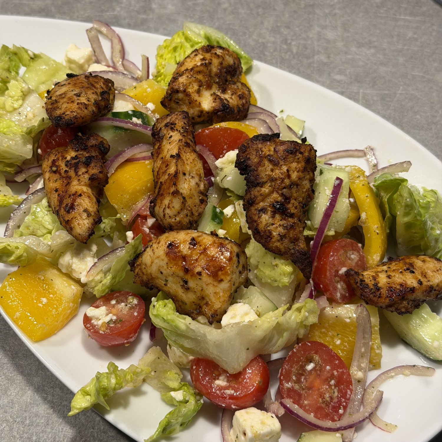 Rezept: Hähnchenbrust auf Sommersalat