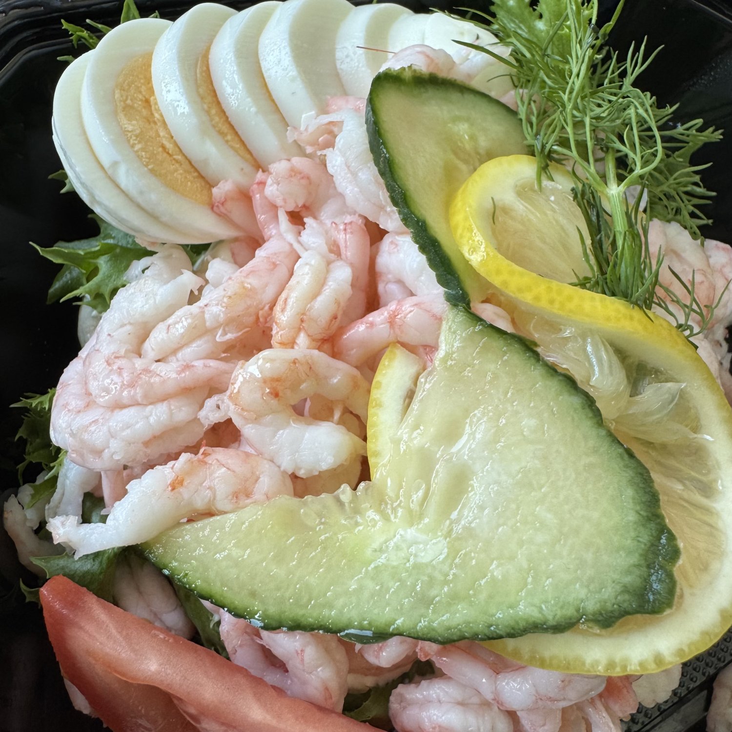 Rezept: Krabbensalat mit Ei, Gurke und Dill