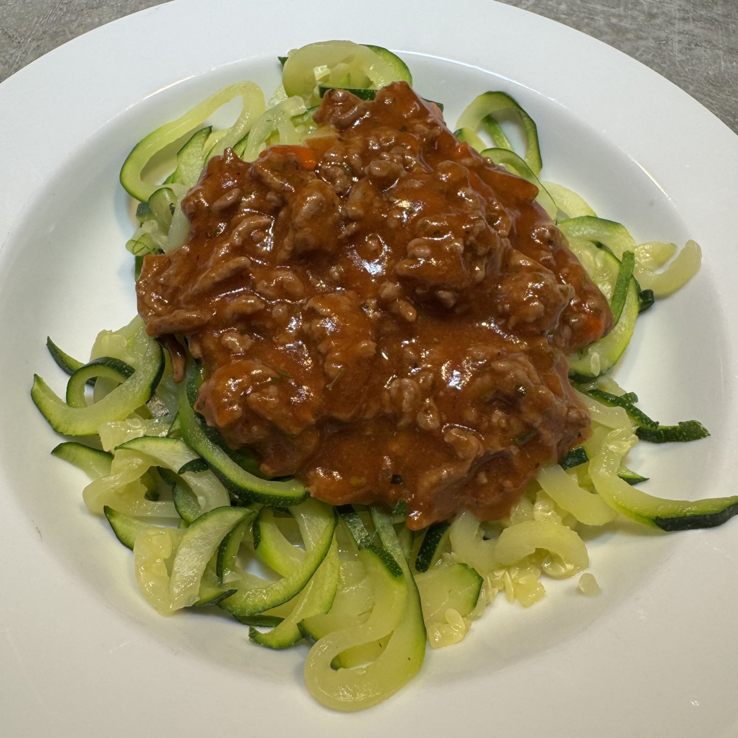 Rezept: Zucchini-Zoodles mit magerer Bolognese