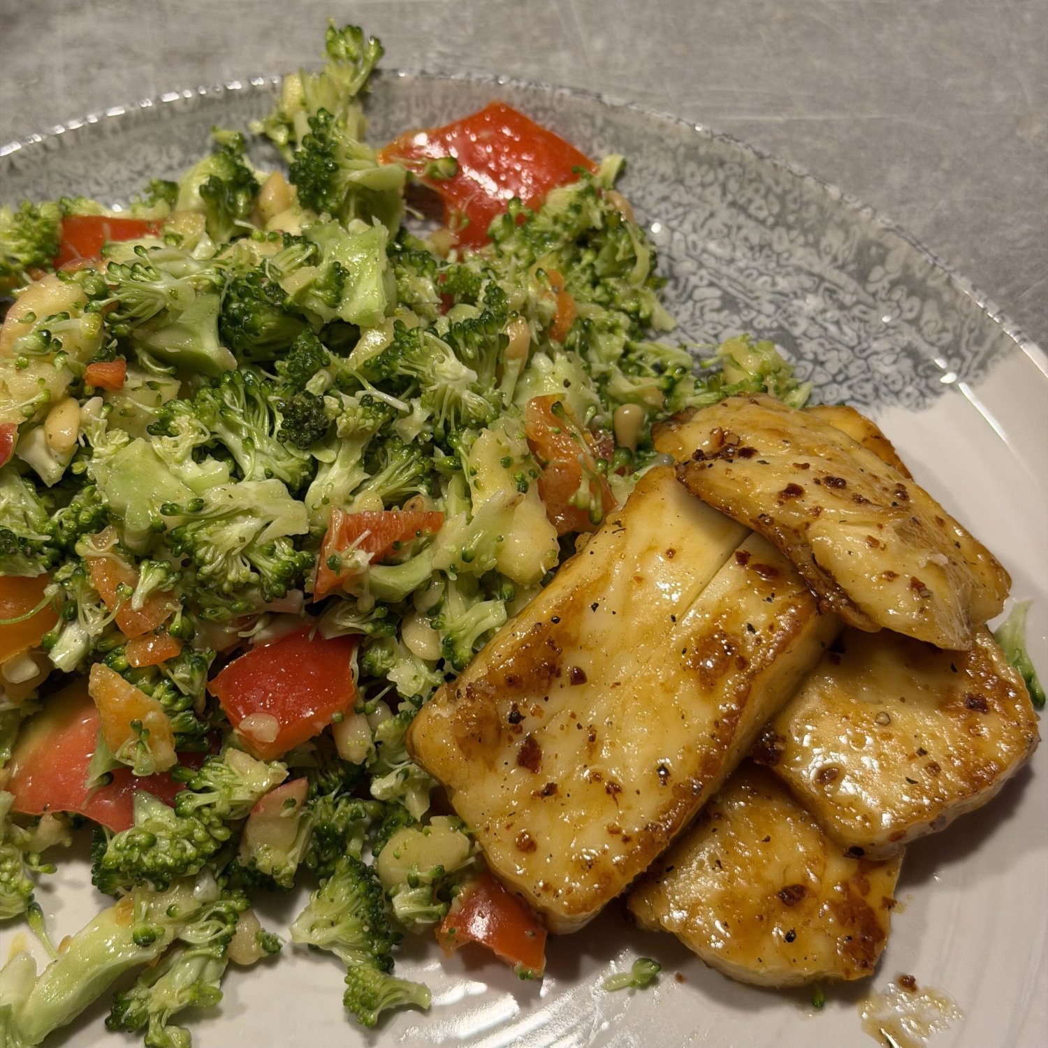 Rezept: Halloumi mit Brokkolisalat