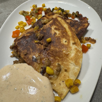 Rezept: Rinderhack-Quesadilla mit Burgersauce