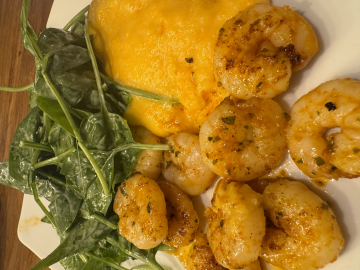Rezept: Garnelen mit Süßkartoffelstampf und Babyspinat