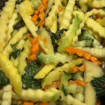 Rezept: Gurken-Möhren-Salat mit Minze