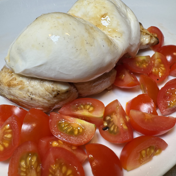 Rezept: Hähnchenbrust mit Burrata und Tomaten