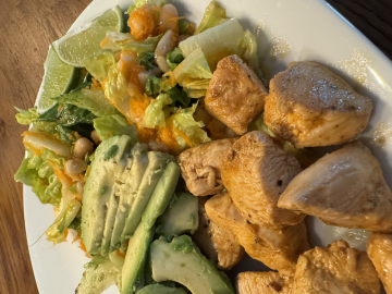 Rezept: Hähnchensalat mit weißen Bohnen und Avocado