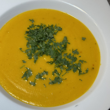 Rezept: Karotten-Ingwer-Suppe mit Petersilie