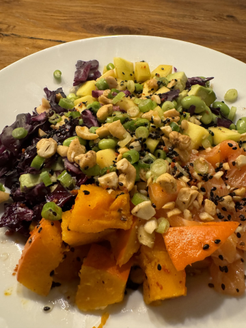 Rezept: Kürbis-Salat mit Edamame und rotem Kohl