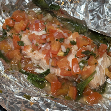 Rezept: Lachsfilet mit Tomaten-Salsa aus dem Ofen