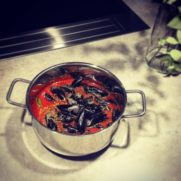 Knoblauch-Rezept: Miesmuscheln in Tomatensoße