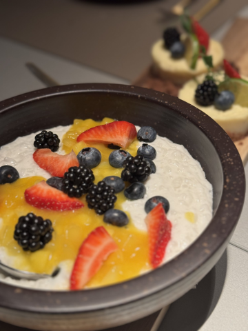 Rezept: Milchreis mit Beeren und Fruchtmus