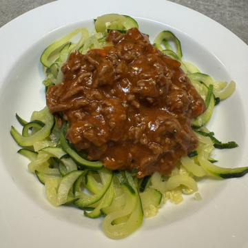 Rezept: Zucchini-Zoodles mit magerer Bolognese