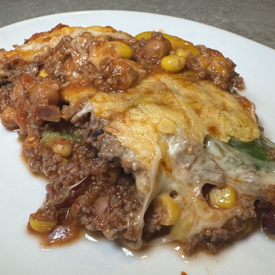 Hackauflauf mit Mais und Käse