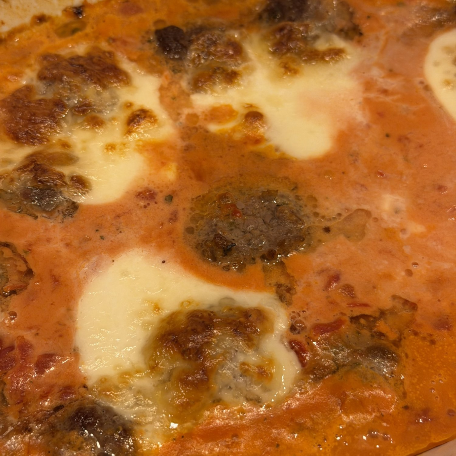 Pasta mit Puten-Hackbällchen in cremiger Tomatensauce